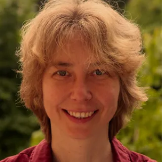 Zsuzsanna Dosztanyi
