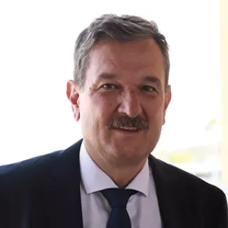 Cezmi Akdis