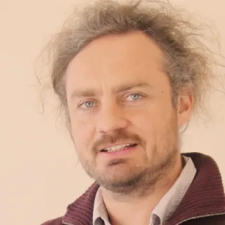 Tom  Desmet