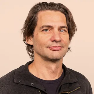 Dietmar  Schmucker