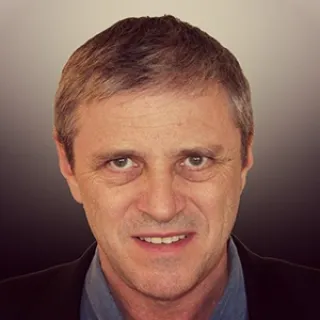 Akos Vertes