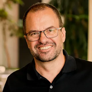 Dan   Voytas