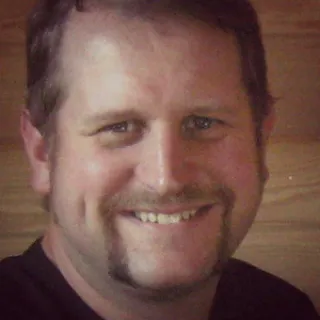 Mike  Lelivelt